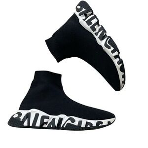 AUTHENTIC Balenciaga speed graffiti Trainers